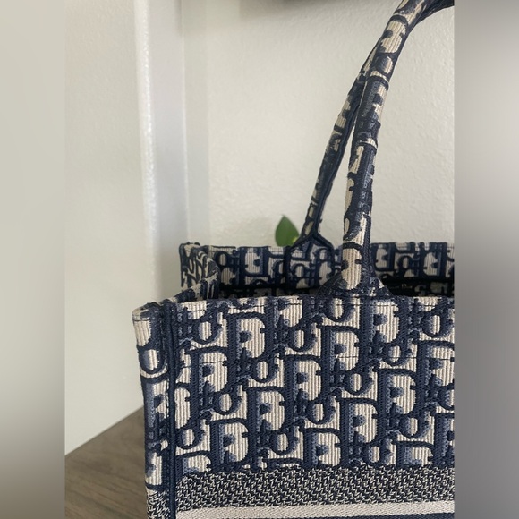Christian Dior Book Tote Medium Size - Picture 2 of 14